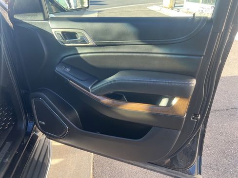 Used 2019 GMC Yukon XL Denali image 32