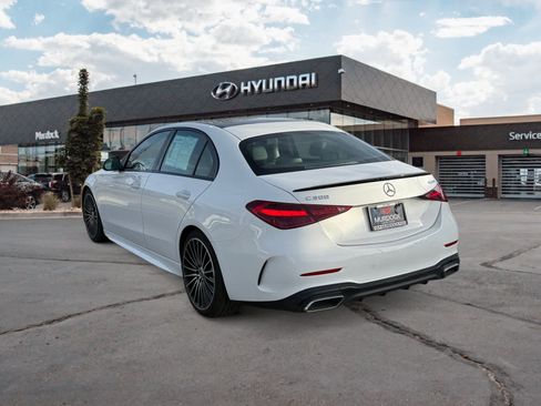 Used 2022 Mercedes-Benz C 300 4MATIC Sedan image 3