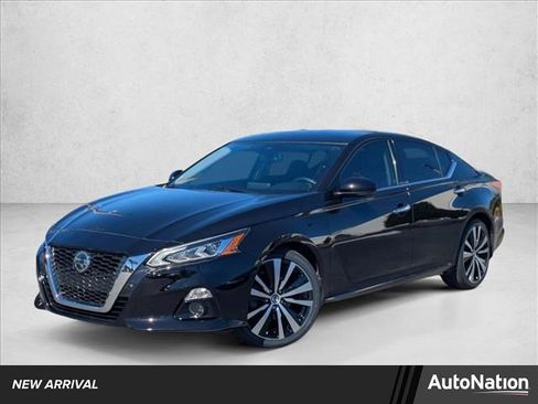 Used 2019 Nissan Altima 2.5 Platinum image 1