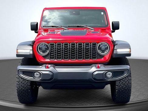 Used 2024 Jeep Wrangler Unlimited Rubicon w/ Safety Group AWD/4WD image 2