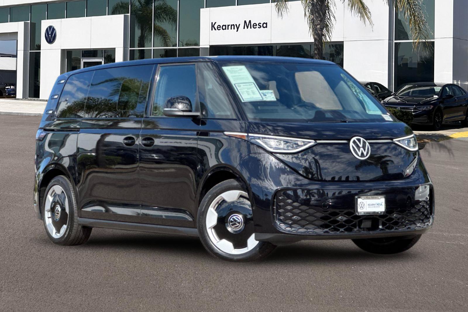 Used 2025 Volkswagen ID. Buzz Pro S RWD image 2