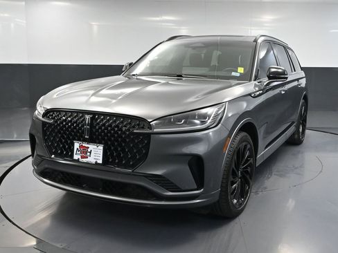 Used 2025 Lincoln Aviator Reserve w/ Jet Appearance Package image 13