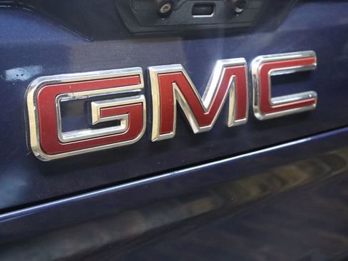 Used 2020 GMC Sierra 2500 AT4 w/ AT4 Preferred Package image 24