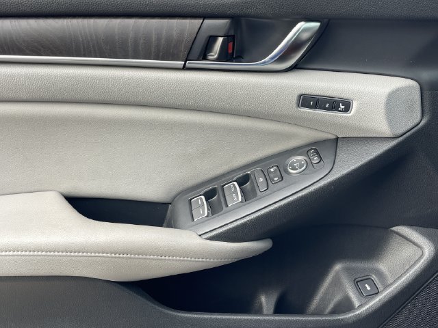 Used 2018 Honda Accord EX-L image 23