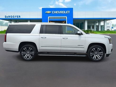 Used 2018 GMC Yukon XL Denali w/ Denali Ultimate Package AWD/4WD image 6