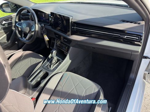 Used 2025 Volkswagen Jetta Sport FWD image 8