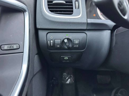 Used 2012 Volvo S60 T5 FWD image 25