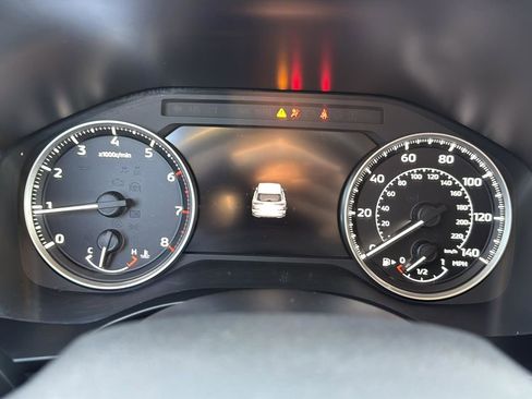 Used 2024 Mitsubishi Outlander SE image 14