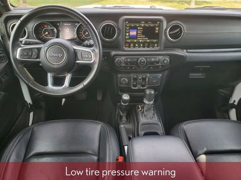 Used 2022 Jeep Wrangler Unlimited Sahara AWD/4WD image 28