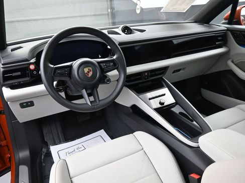 Used 2024 Porsche Macan 4 Electric image 10