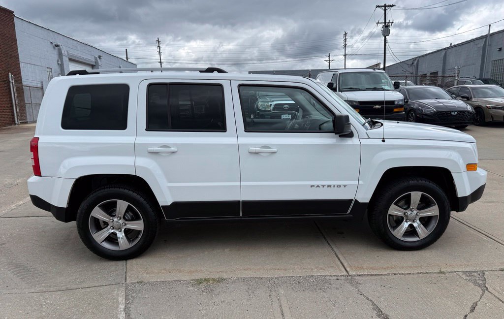 Used 2017 Jeep Patriot High Altitude AWD/4WD image 6