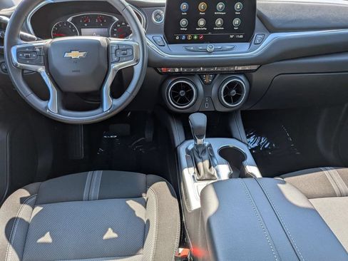 Used 2025 Chevrolet Blazer LT AWD/4WD image 25