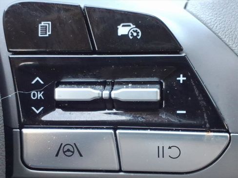 Used 2024 Hyundai Elantra SEL image 29