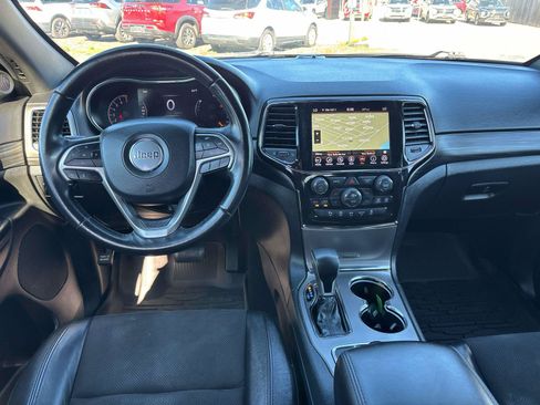 Used 2022 Jeep Grand Cherokee Laredo X AWD/4WD image 11