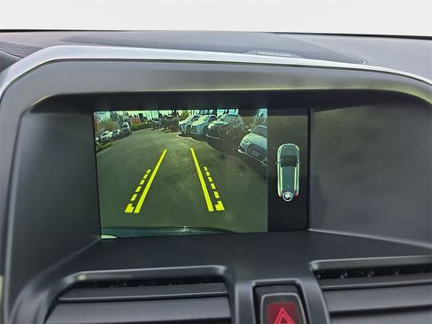 Used 2017 Volvo XC60 T6 R-Design w/ Climate Package image 27