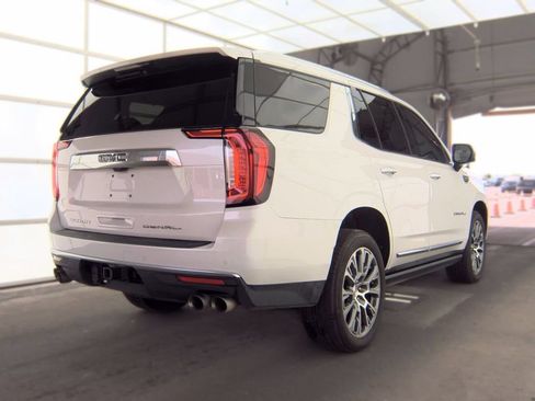 Used 2021 GMC Yukon Denali w/ Denali Premium Package AWD/4WD image 4