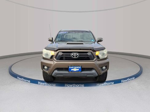 Used 2014 Toyota Tacoma 4x4 Double Cab w/ TRD Sport Package image 2