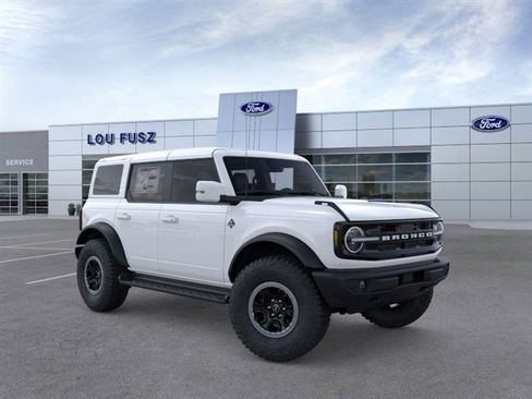 New 2025 Ford Bronco Outer Banks w/ Sasquatch Package image 8