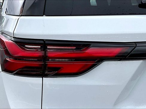 Used 2023 Chevrolet Traverse LT w/ LT Premium Package image 31