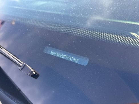 Used 2023 Kia Forte GT-Line w/ GT-Line Premium Package image 9