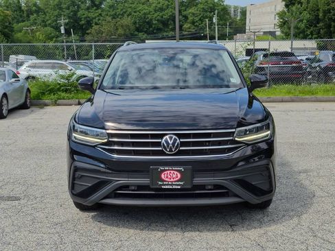 Used 2022 Volkswagen Tiguan SE w/ Panoramic Sunroof Package AWD/4WD image 10