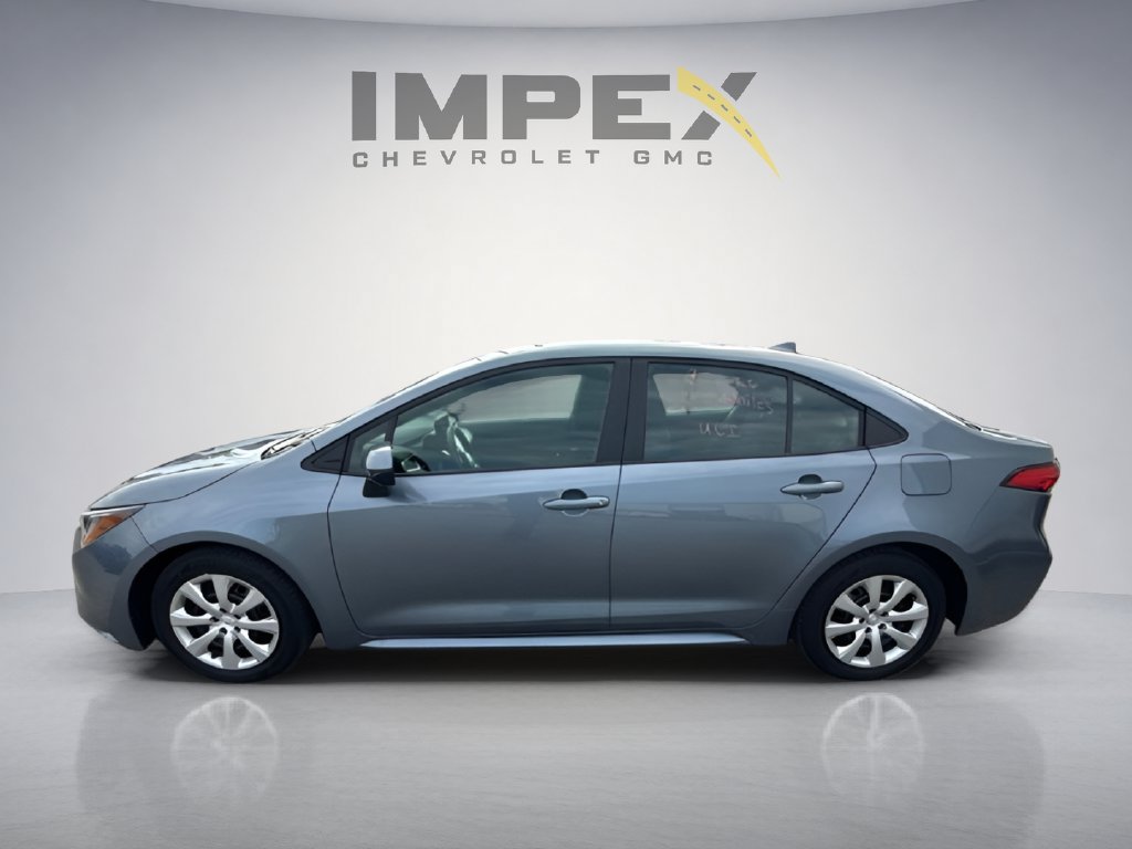 Used 2025 Toyota Corolla LE w/ Convenience Package FWD image 2