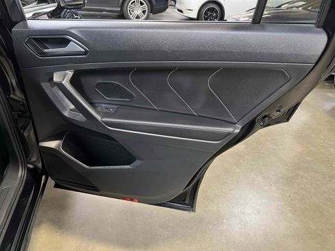 Used 2022 Volkswagen Tiguan SE R-Line image 75