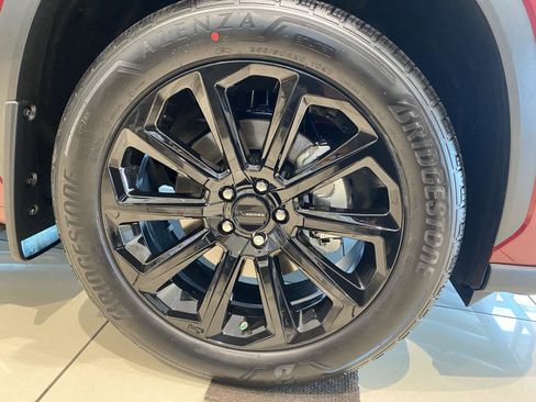 New 2026 Toyota Highlander XLE image 9