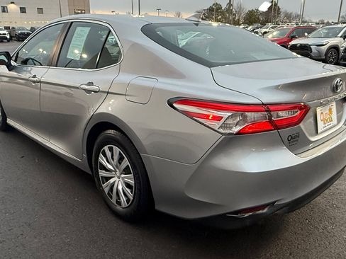 Certified 2019 Toyota Camry LE image 7