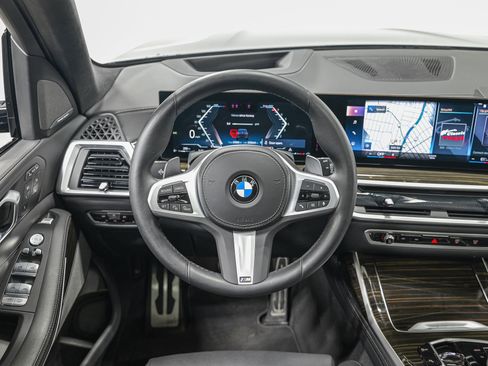 Used 2023 BMW X7 xDrive40i w/ Executive Package image 17