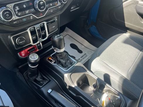 Used 2024 Jeep Wrangler Unlimited image 25