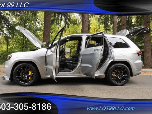 Used 2017 Jeep Grand Cherokee SRT image 28