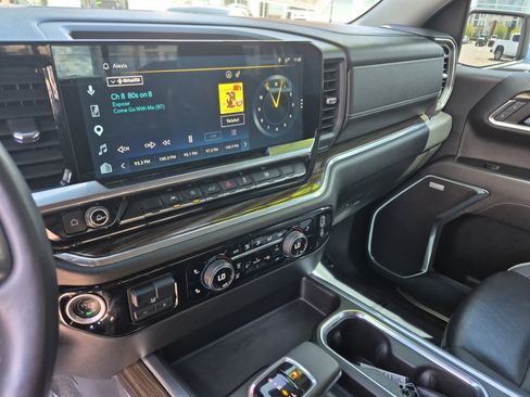 Used 2023 Chevrolet Silverado 1500 RST w/ Redline Edition AWD/4WD image 11