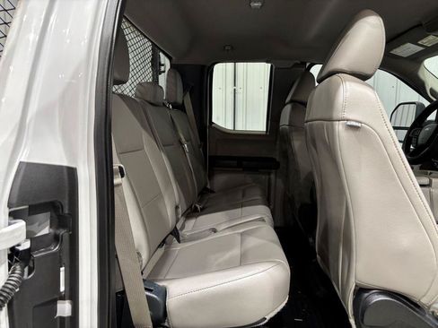 Used 2017 Ford F250 XL w/ Power Equipment Group AWD/4WD image 14