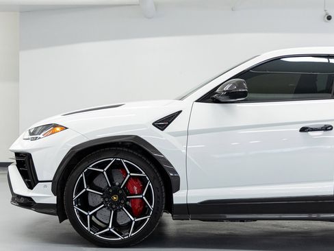 Used 2024 Lamborghini Urus Performante image 14