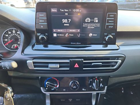 Used 2023 Kia Seltos LX image 16