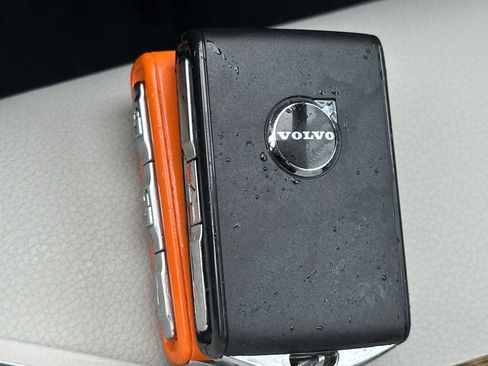 New 2026 Volvo XC40 B5 Plus w/ Protection Package Premier image 34