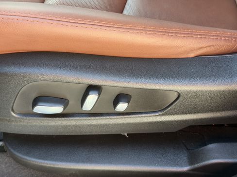 Used 2022 Cadillac XT5 Premium Luxury w/ Technology Package FWD image 17