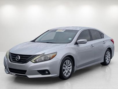 Used 2016 Nissan Altima 2.5 SR w/ LED Appearance Package