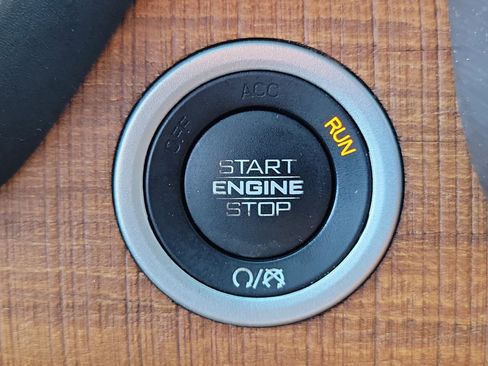 Used 2020 RAM 1500 Limited image 32