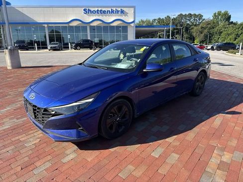 Used 2021 Hyundai Elantra SEL FWD image 1