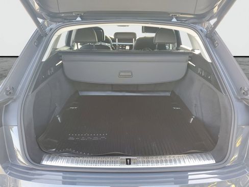 Used 2024 Audi Q8 e-tron Premium Plus w/ Premium Plus Package image 8