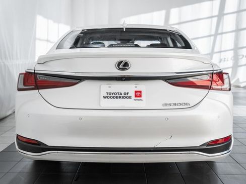 Used 2023 Lexus ES 300h w/ Luxury Package image 5