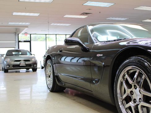 Used 2003 Chevrolet Corvette Z06 w/ Memory Package, 3 Drivers RWD image 16