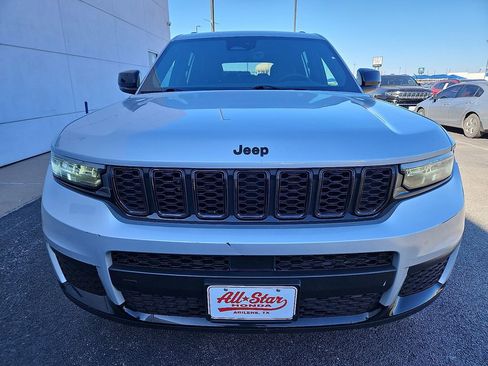 Used 2024 Jeep Grand Cherokee L Altitude image 12