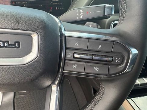 Used 2025 GMC Yukon Denali AWD/4WD image 16