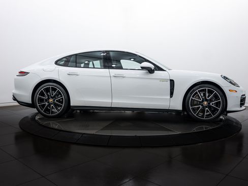 Certified 2022 Porsche Panamera 4 image 8