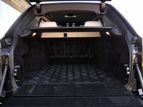 Certified 2022 Rolls-Royce Cullinan Black Badge image 31