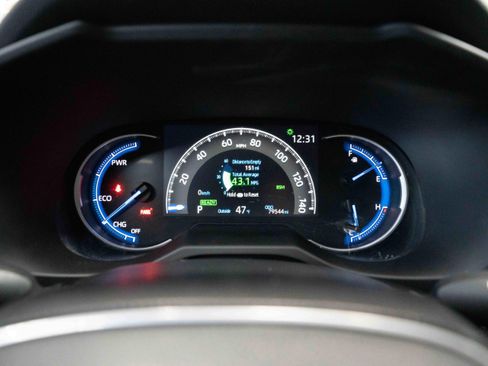 Used 2023 Toyota RAV4 SE image 16