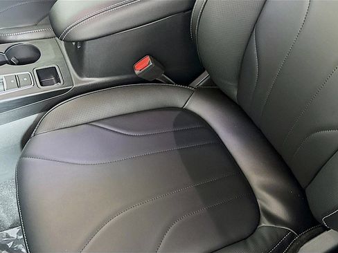 New 2025 Ford Escape PHEV FWD w/ PHEV Premium Package image 21